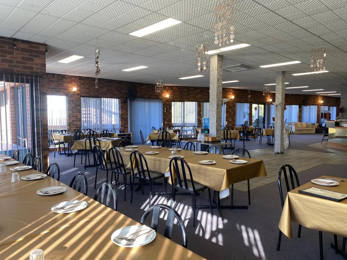 Mountain Creek Motel Bar & Restaurant Mount Beauty Esterno foto