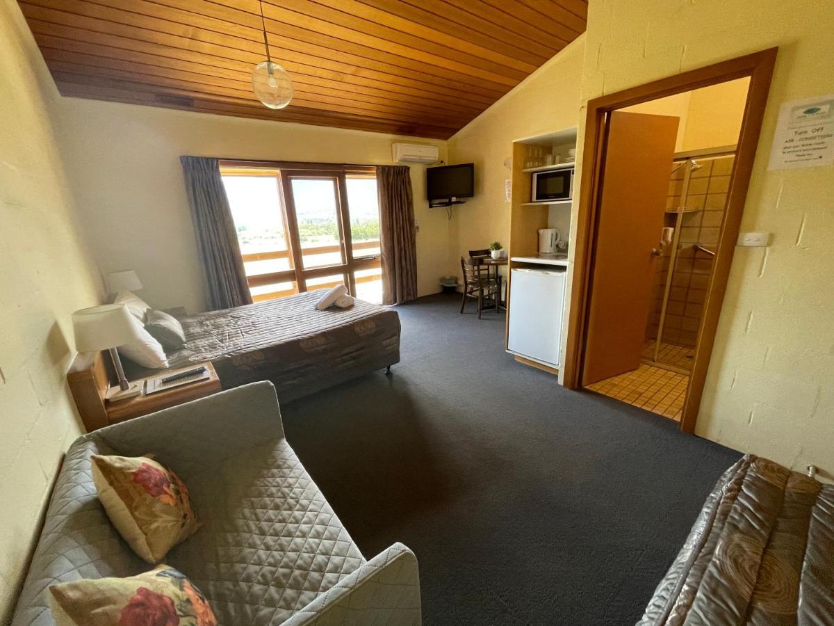Mountain Creek Motel Bar & Restaurant Mount Beauty Esterno foto