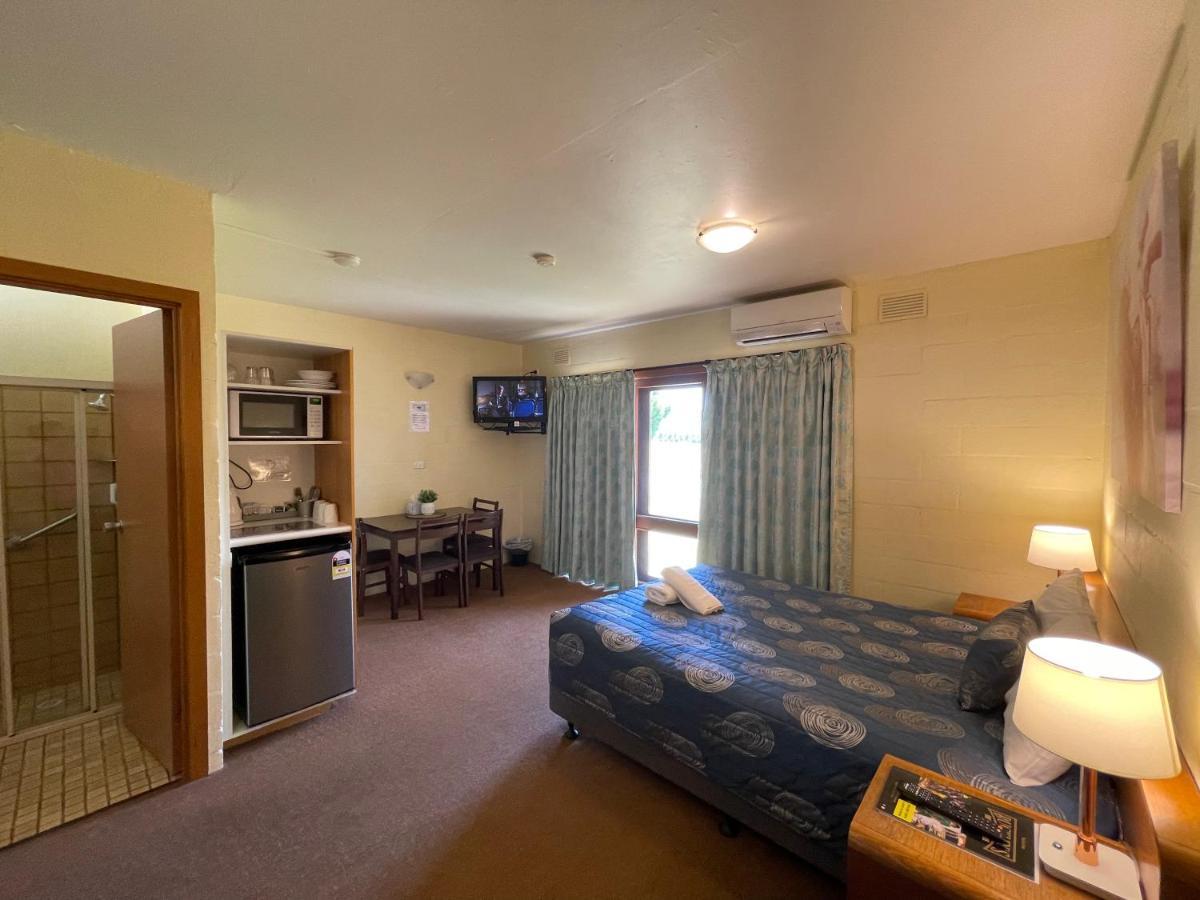 Mountain Creek Motel Bar & Restaurant Mount Beauty Esterno foto