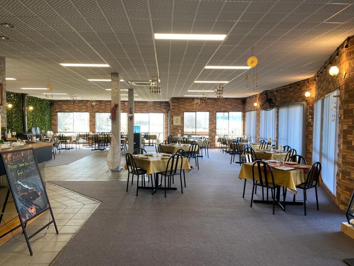 Mountain Creek Motel Bar & Restaurant Mount Beauty Esterno foto