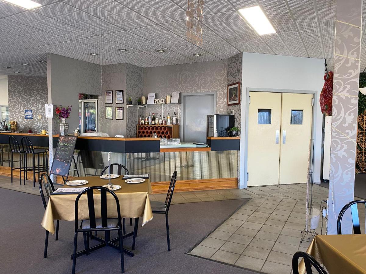 Mountain Creek Motel Bar & Restaurant Mount Beauty Esterno foto