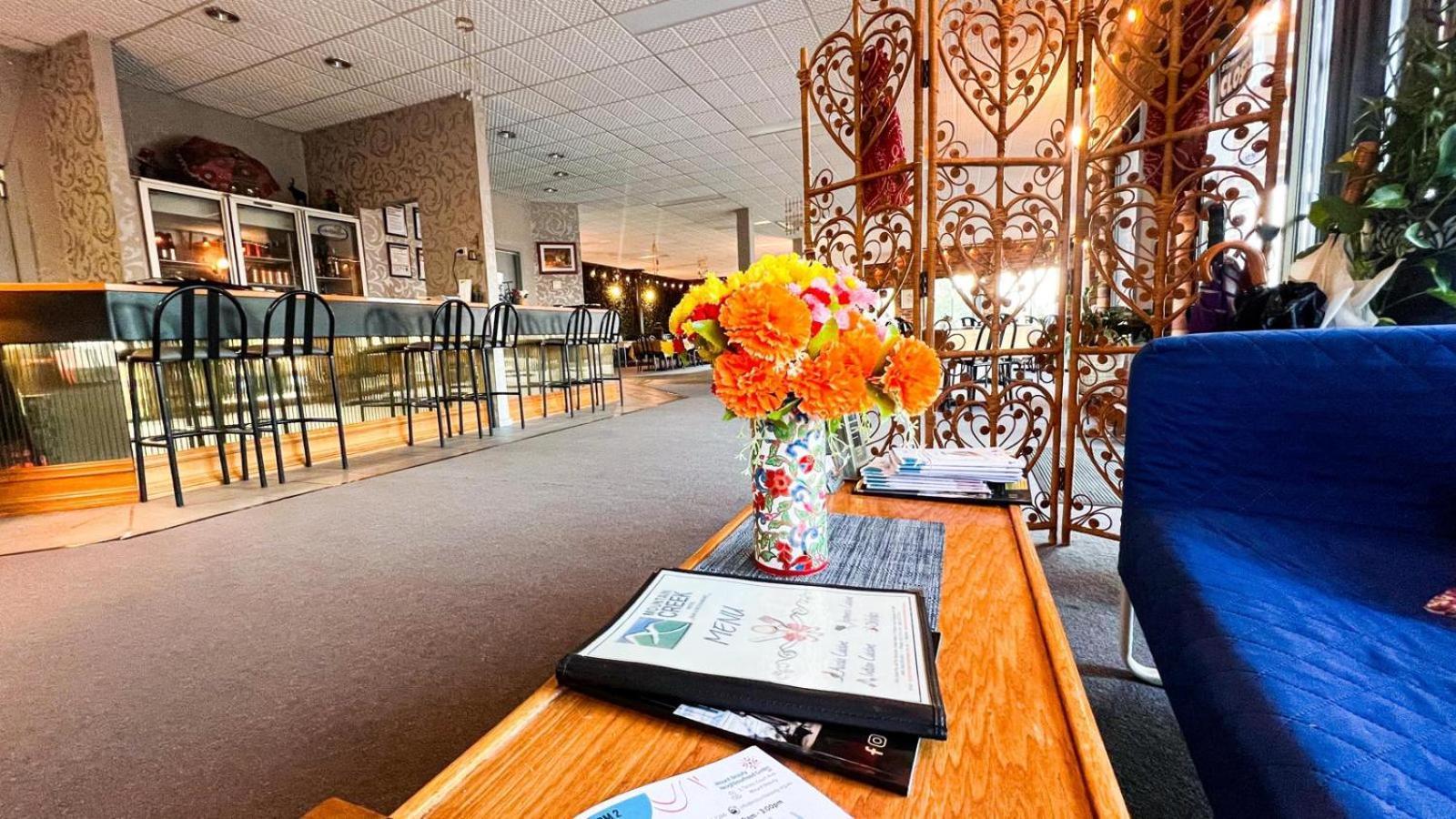 Mountain Creek Motel Bar & Restaurant Mount Beauty Esterno foto