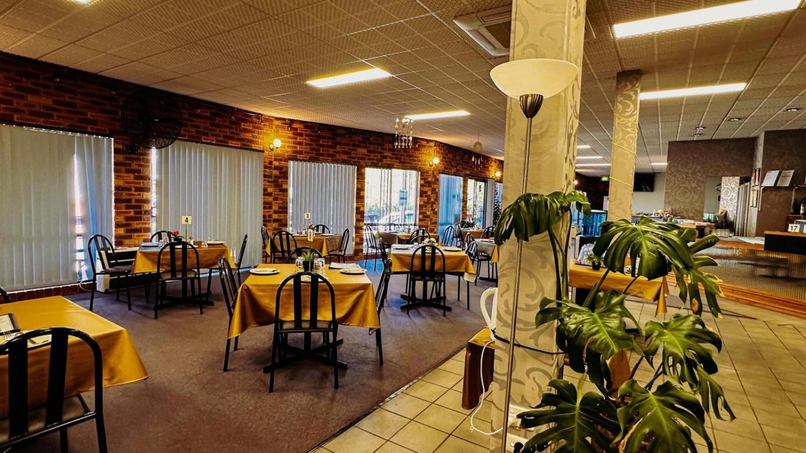 Mountain Creek Motel Bar & Restaurant Mount Beauty Esterno foto