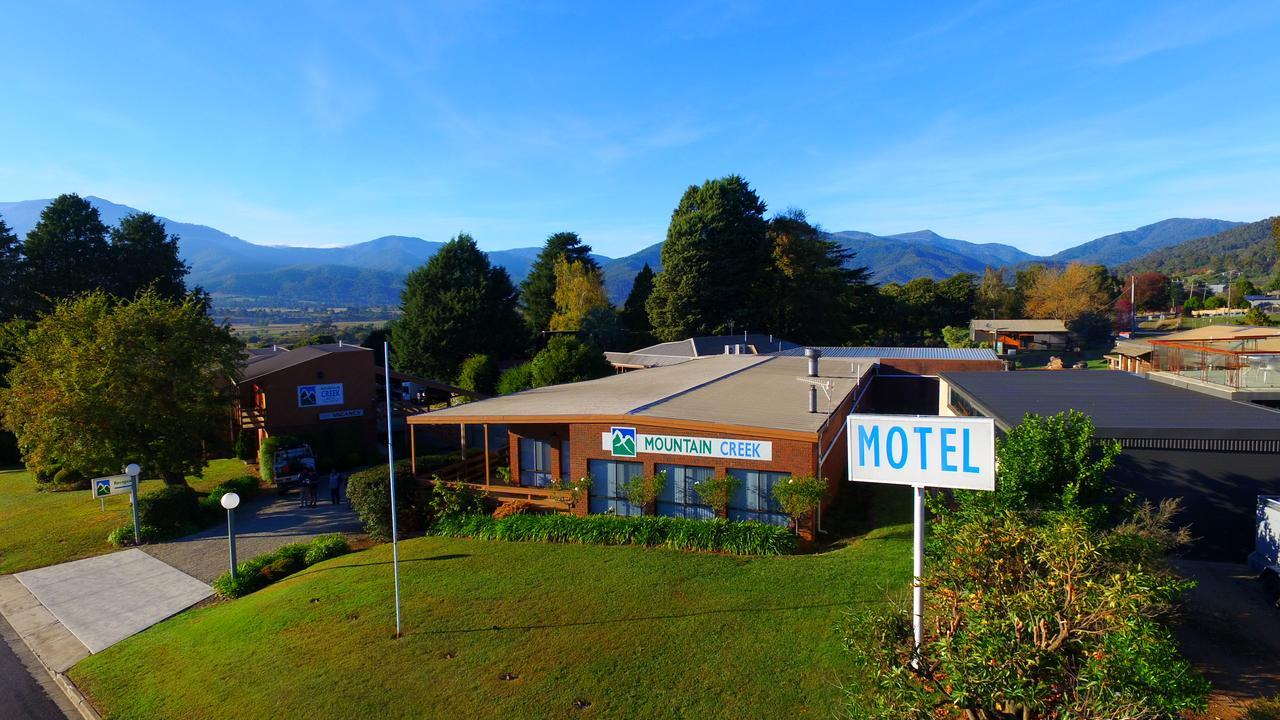 Mountain Creek Motel Bar & Restaurant Mount Beauty Esterno foto